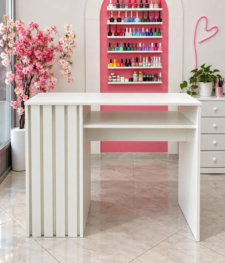 Mesa de manicure com gavetas